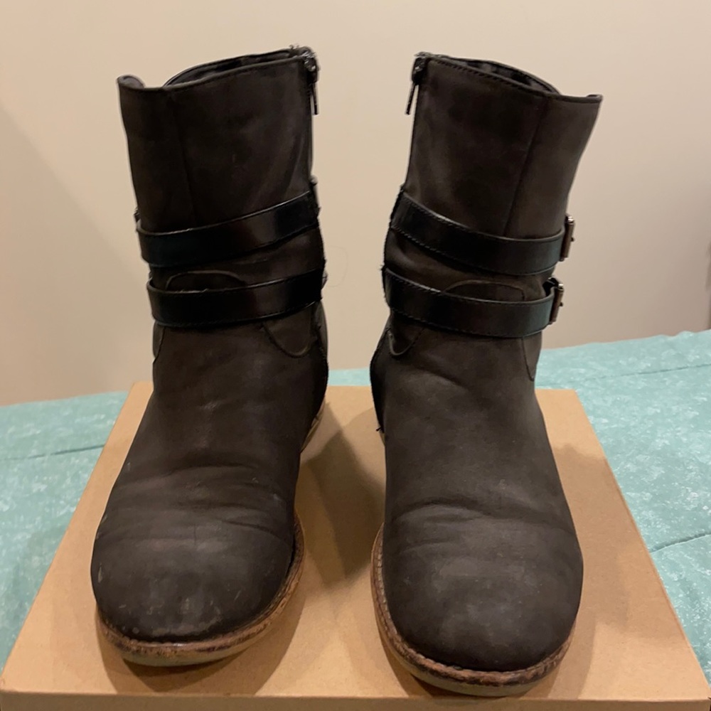 Bass Black Zip Buckle Boots